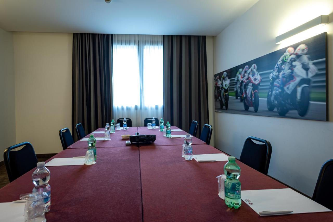 Best Western Plus Hotel Monza e Brianza Palace Cinisello Balsamo Esterno foto
