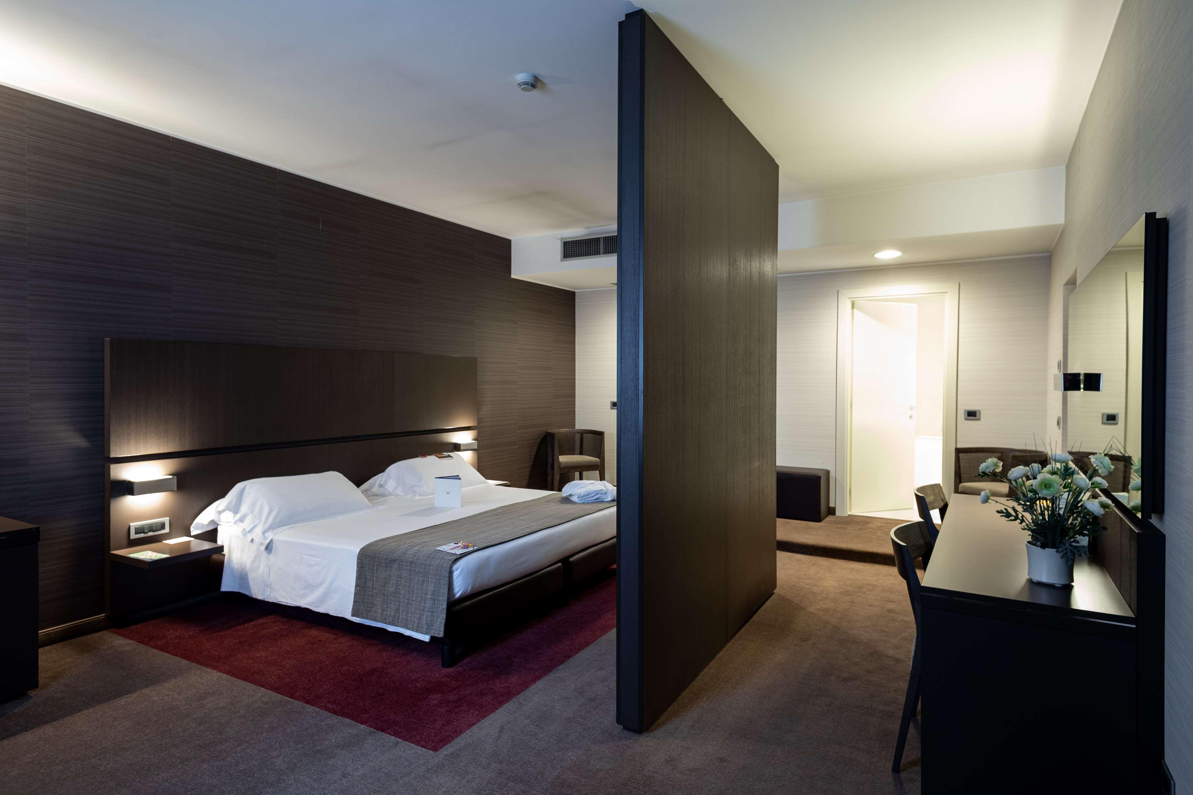 Best Western Plus Hotel Monza e Brianza Palace Cinisello Balsamo Esterno foto